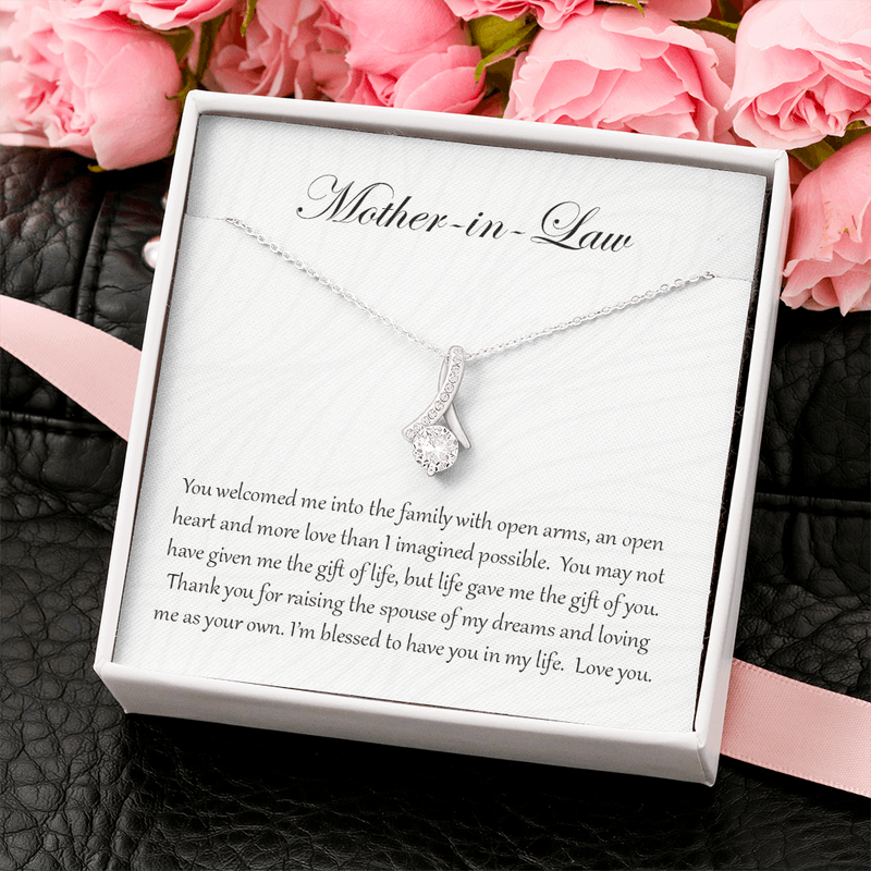 Alluring Beauty Necklace for Mother-in-Law