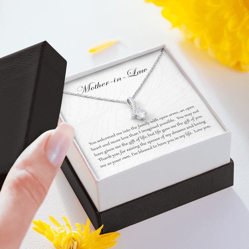 Alluring Beauty Necklace for Mother-in-Law