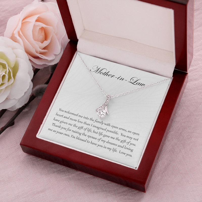 Alluring Beauty Necklace for Mother-in-Law